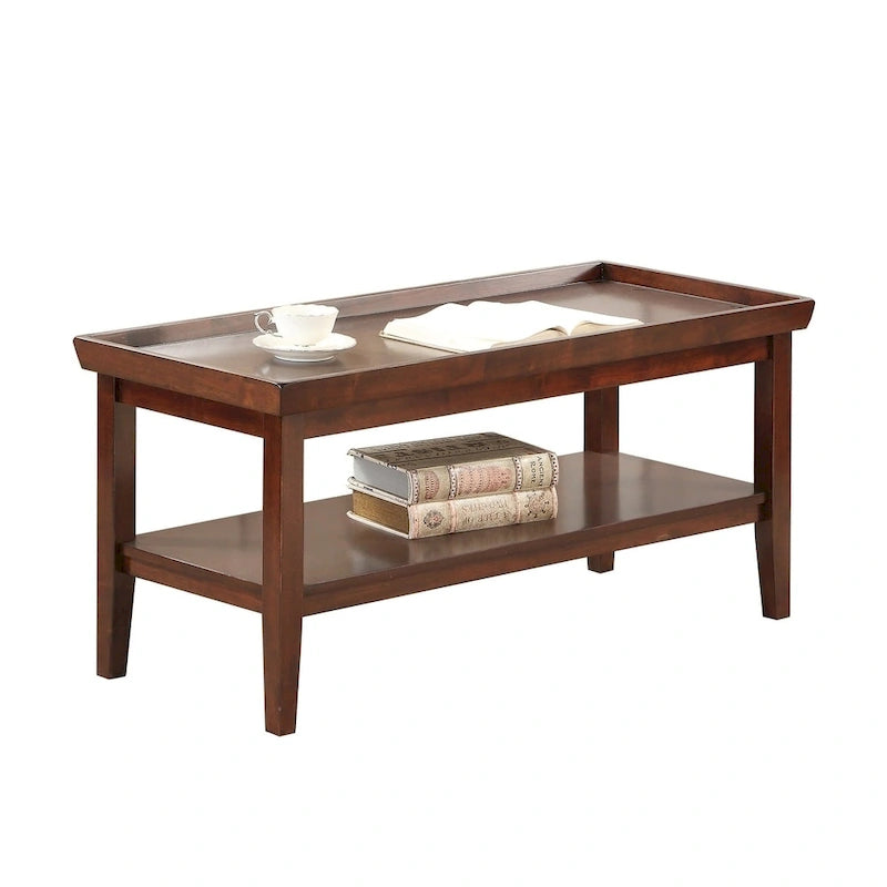 Table basse rectangulaire avec étagère inférieure, plateau à rebords et pieds fuselés