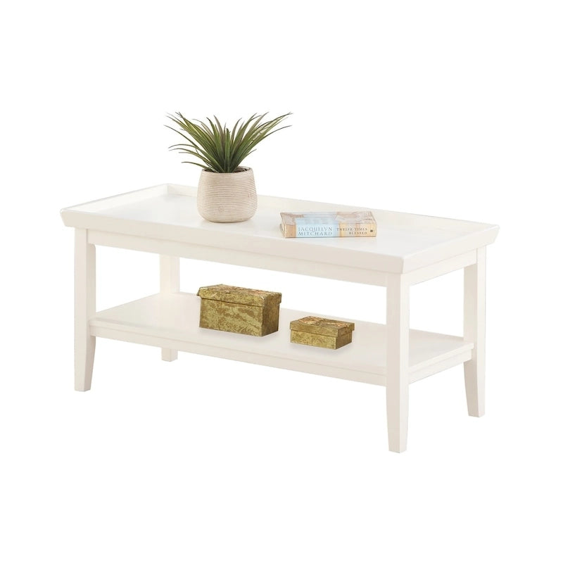 Table basse rectangulaire avec étagère inférieure, plateau à rebords et pieds fuselés