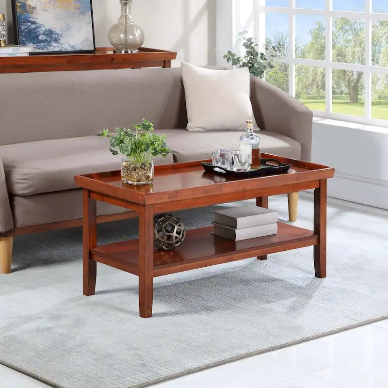 Table basse rectangulaire avec étagère inférieure, plateau à rebords et pieds fuselés