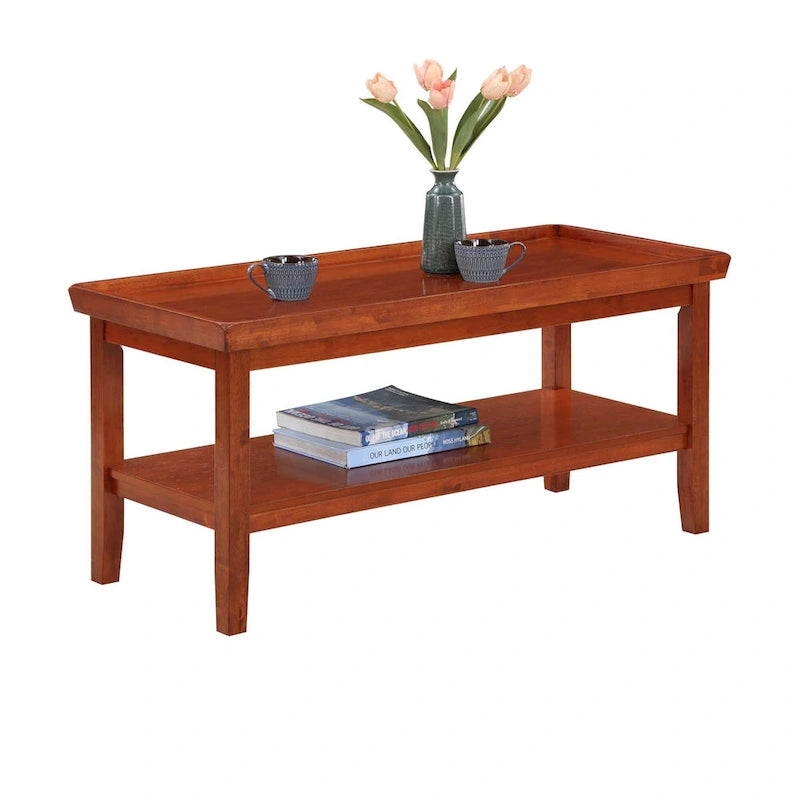 Table basse rectangulaire avec étagère inférieure, plateau à rebords et pieds fuselés