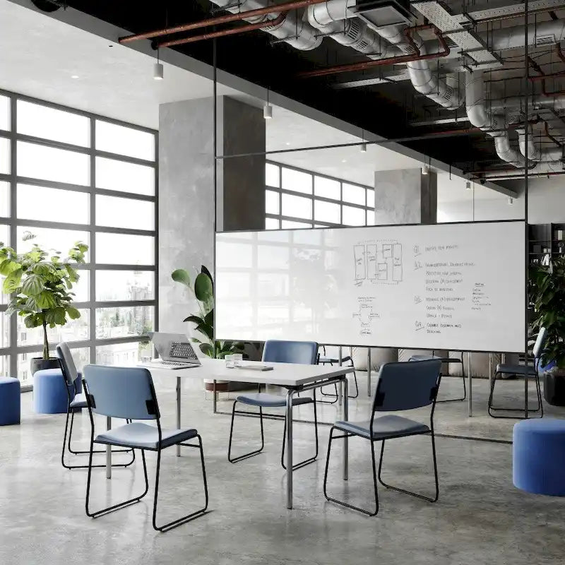 Lot de 5 chaises empilables haute densité avec structure en acier et assise rembourrée