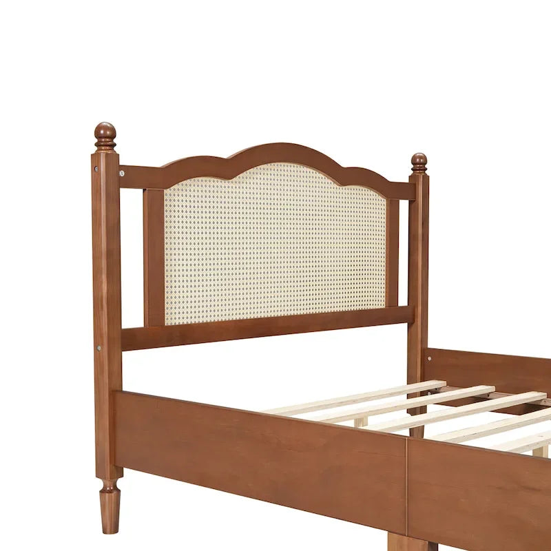 Lit plateforme en bois Tête de lit en rotin arqué Poteaux à fuseaux Style français Grand Lit Double