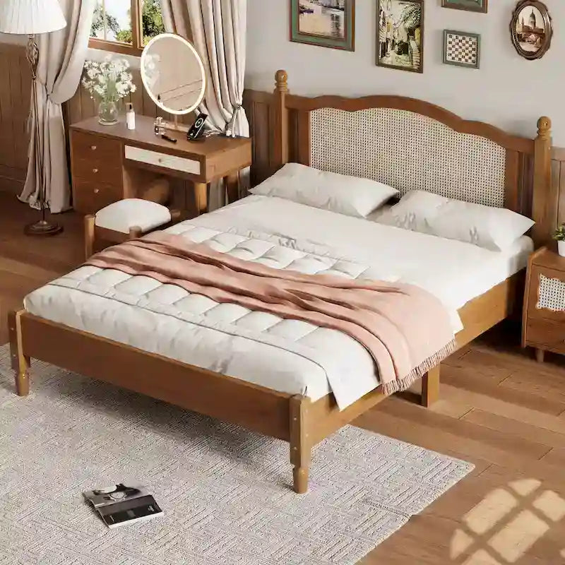 Lit plateforme en bois Tête de lit en rotin arqué Poteaux à fuseaux Style français Grand Lit Double